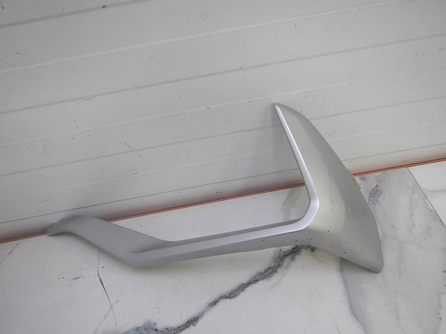 Молдинг заднего бампера