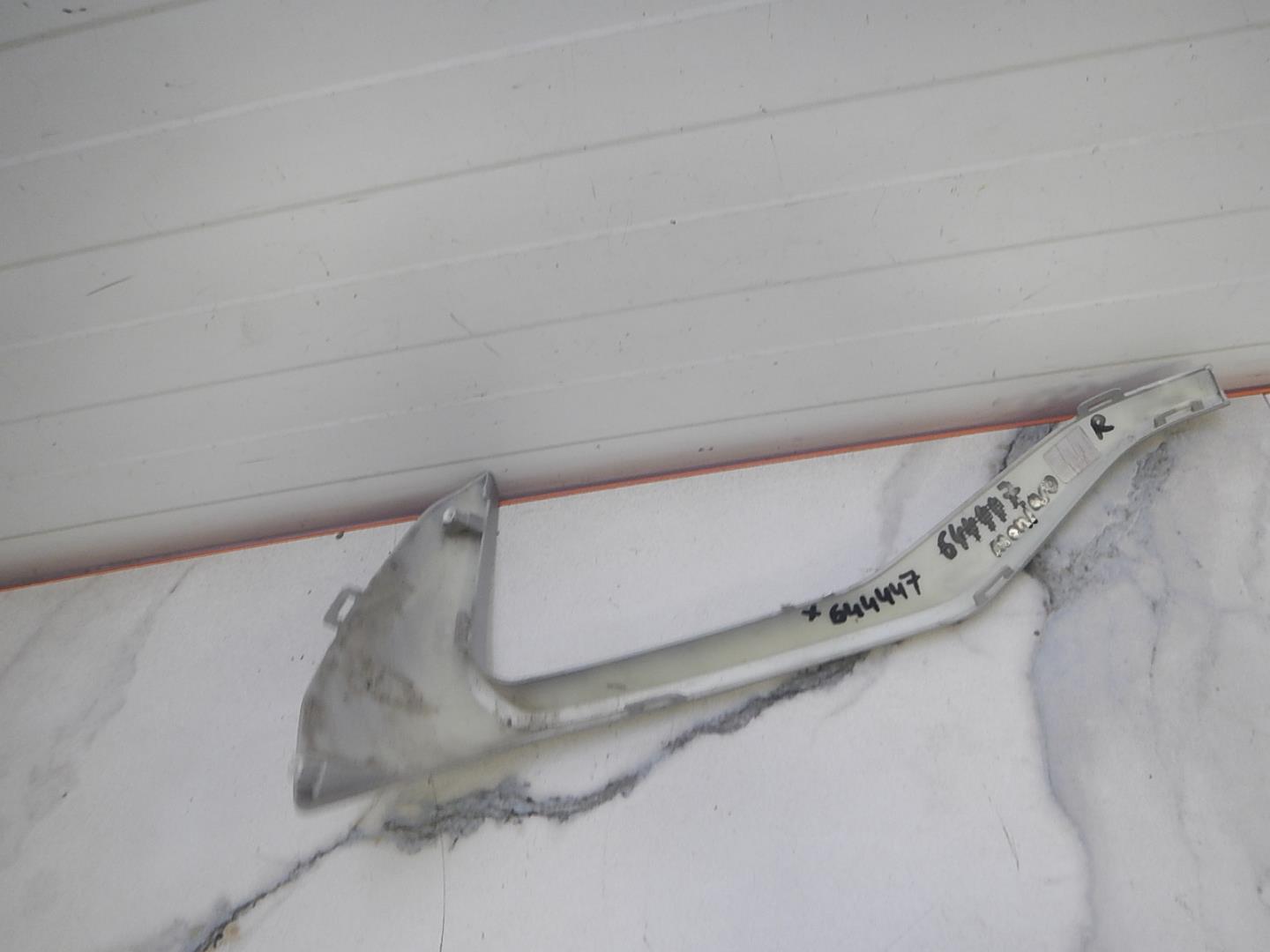 Молдинг заднего бампера