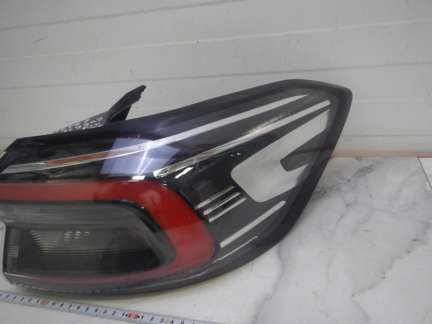 Фонарь задний правый