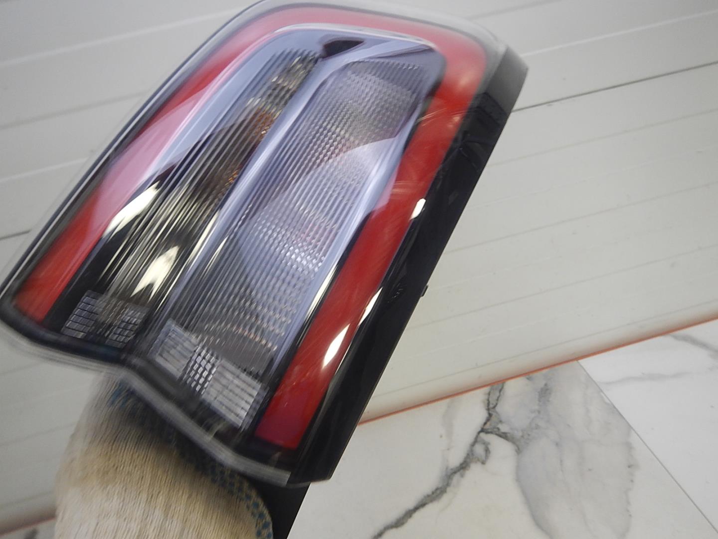 Фонарь задний правый