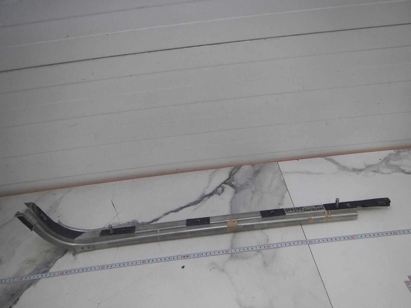 Направляющая двери сдвижной