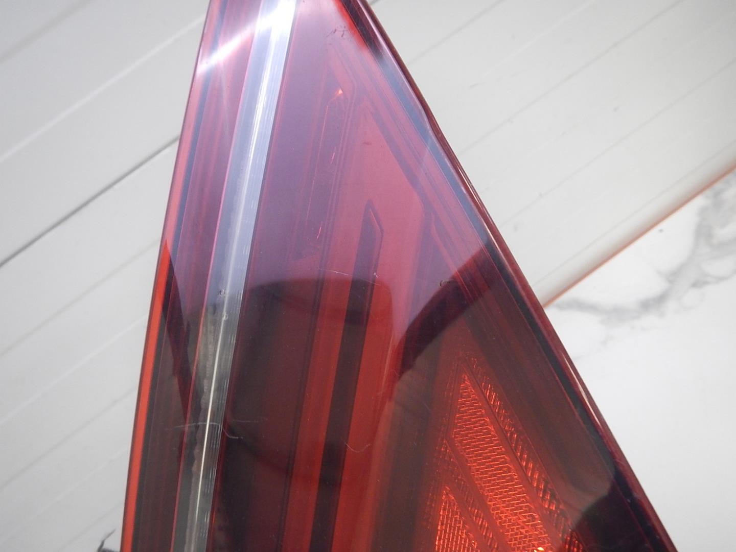 Фонарь задний внутренний левый