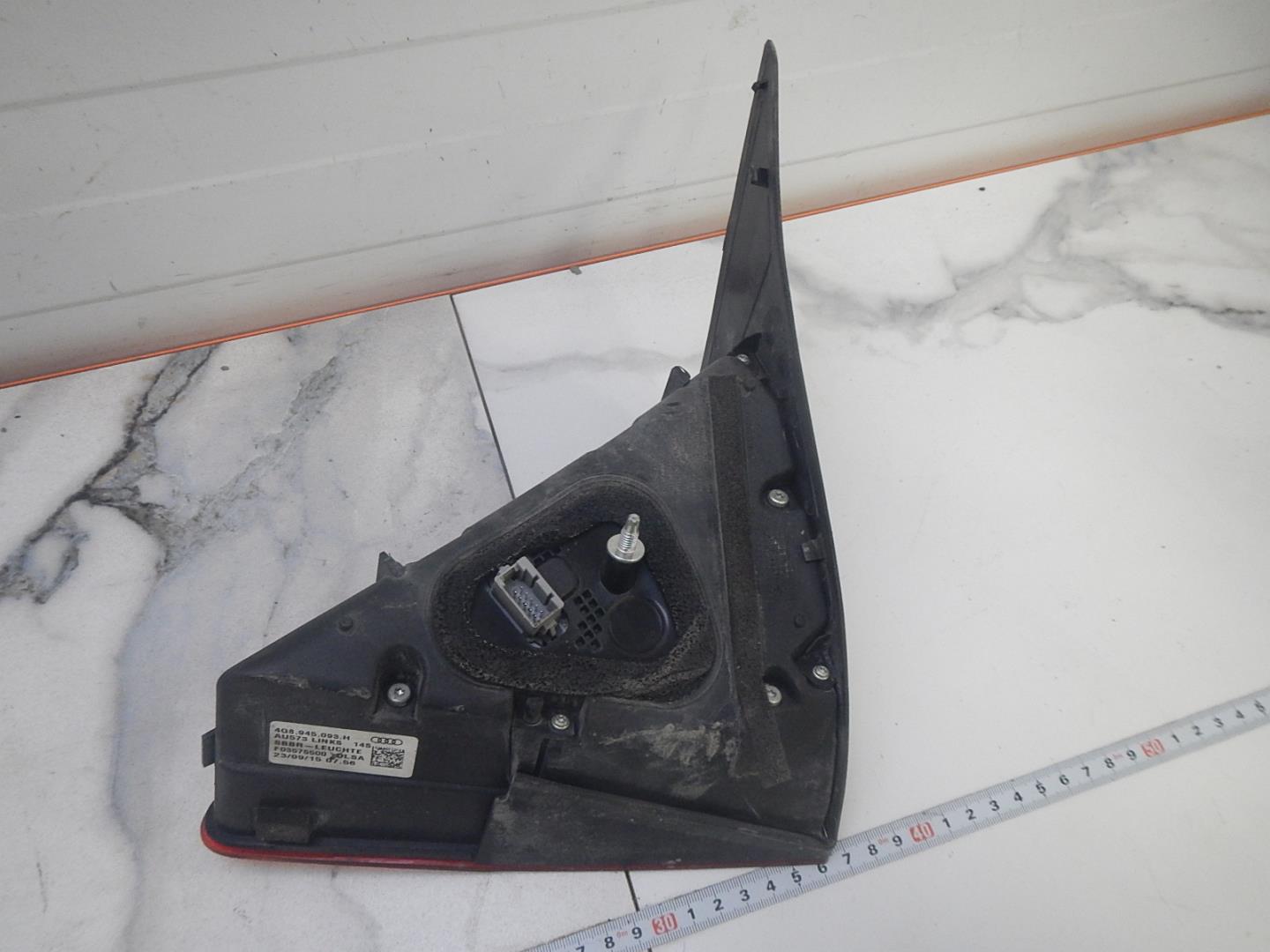 Фонарь задний внутренний левый