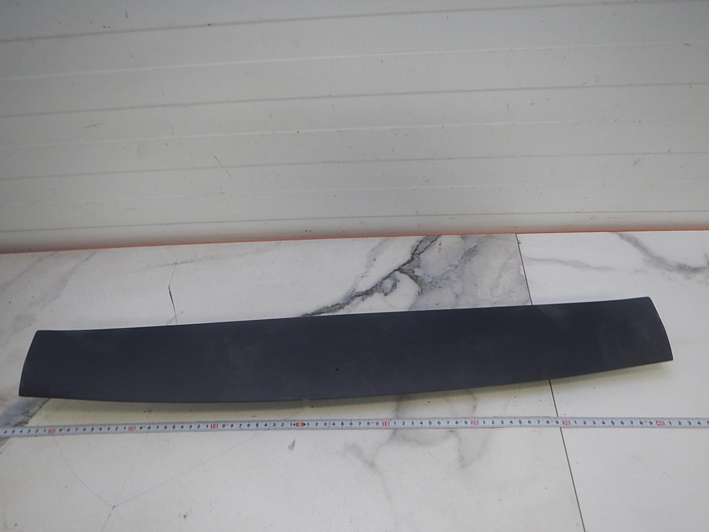 Обшивка двери багажника