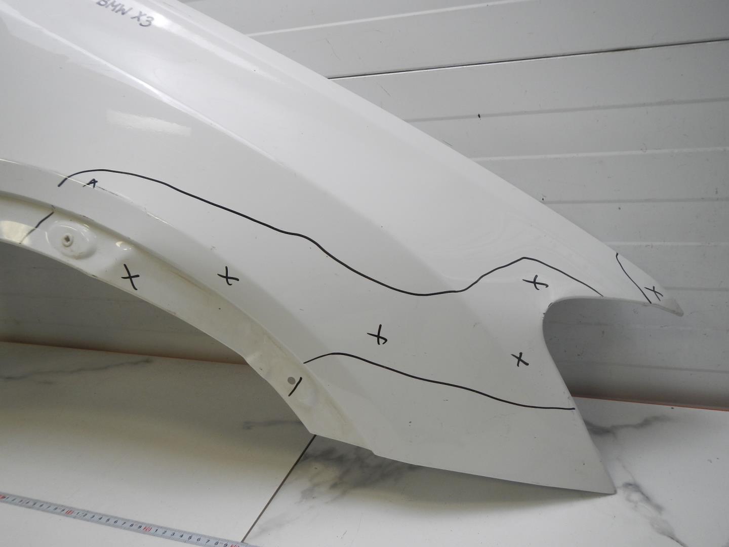 Крыло переднее правое