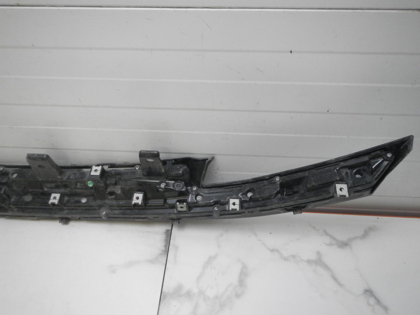 Накладка переднего бампера