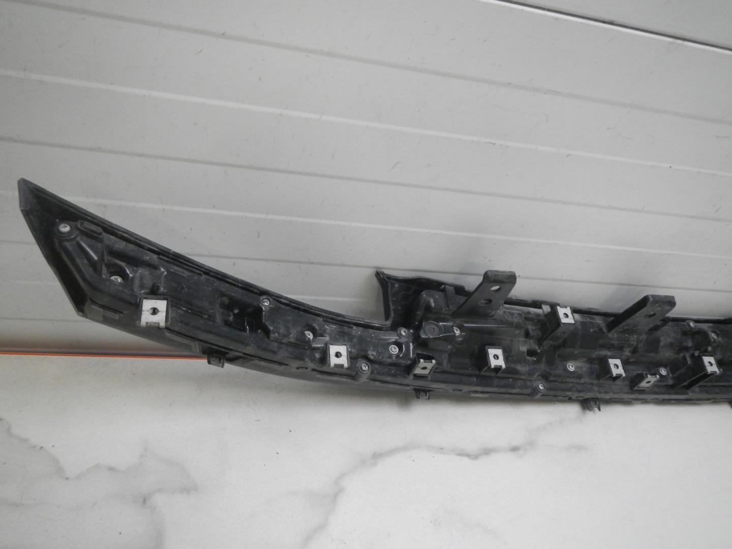 Накладка переднего бампера