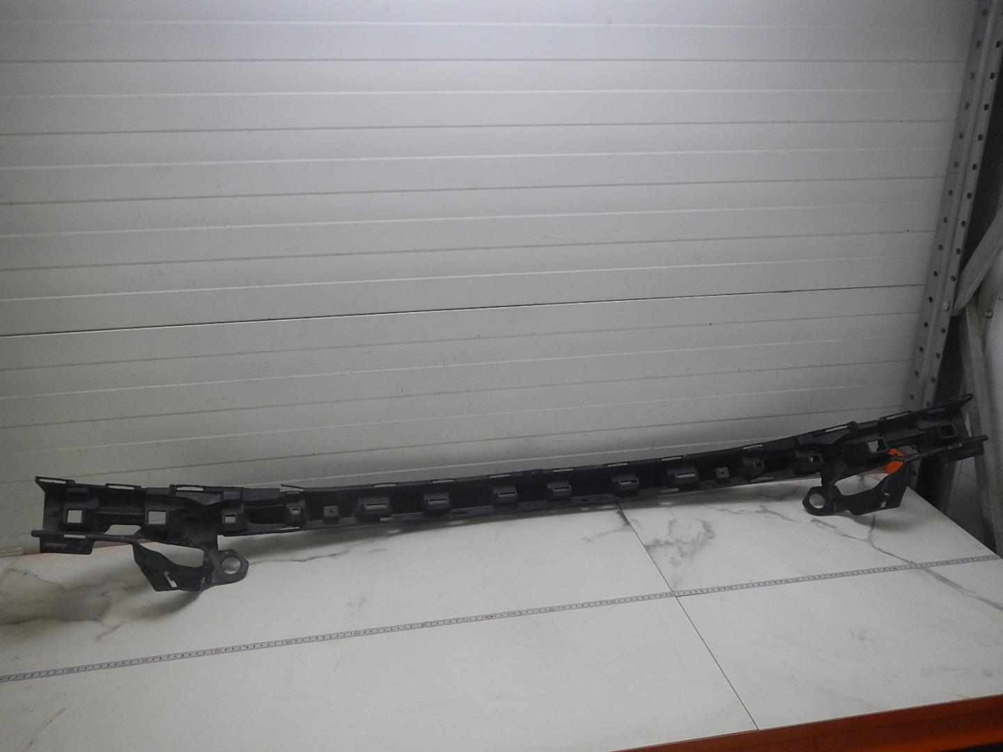 Кронштейн переднего бампера