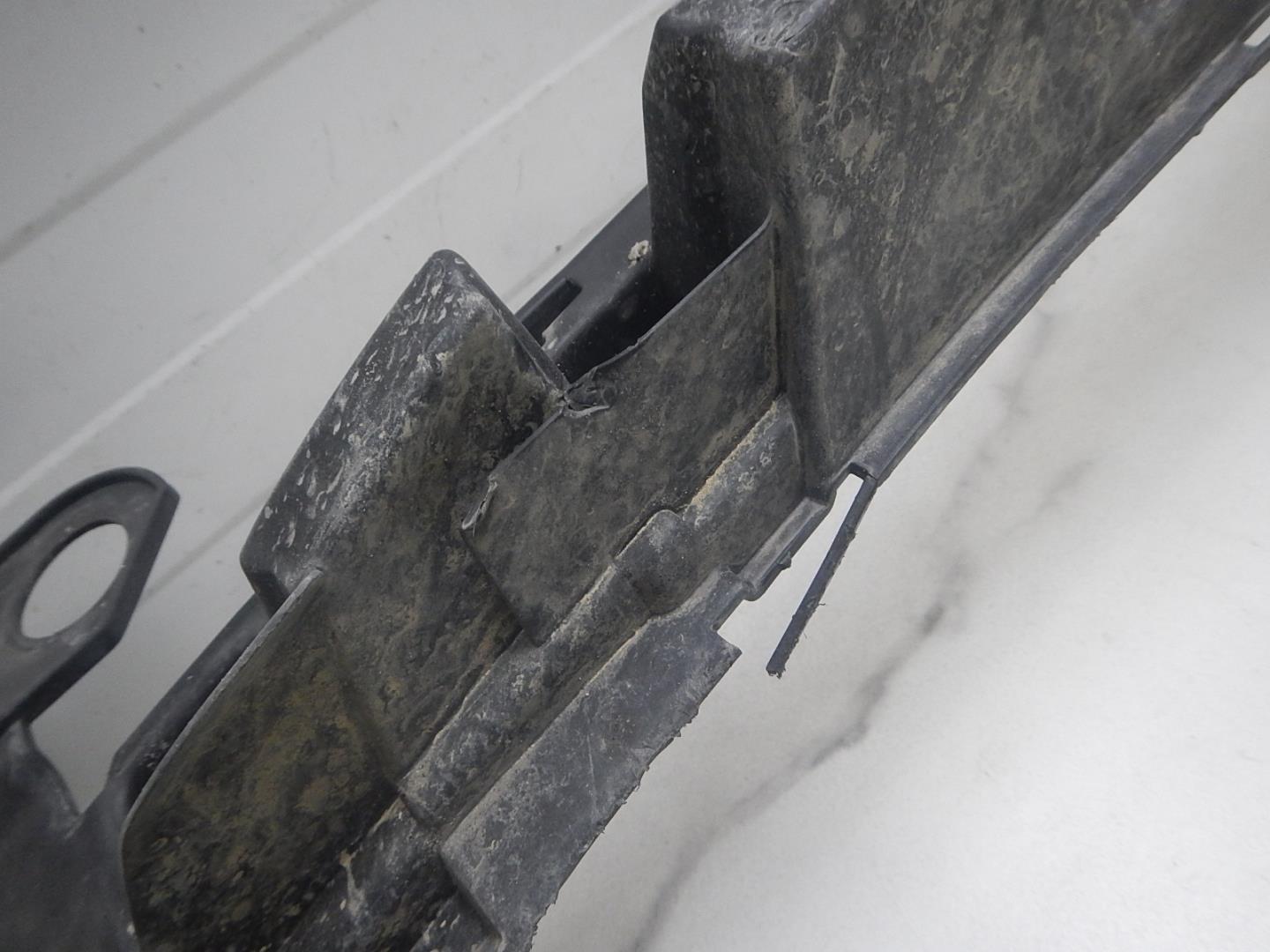 Кронштейн переднего бампера