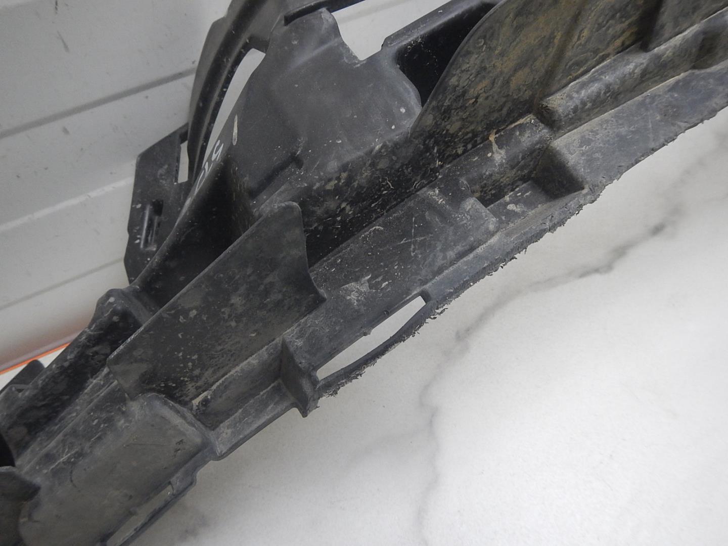 Кронштейн переднего бампера