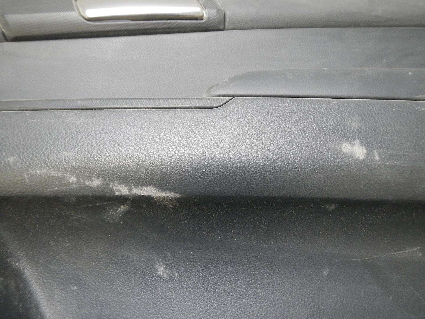 Обшивка двери задней правой