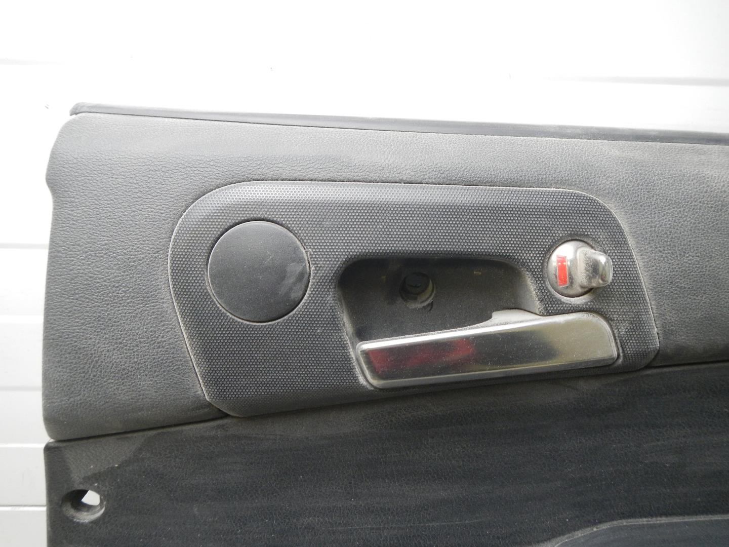 Обшивка двери задней правой