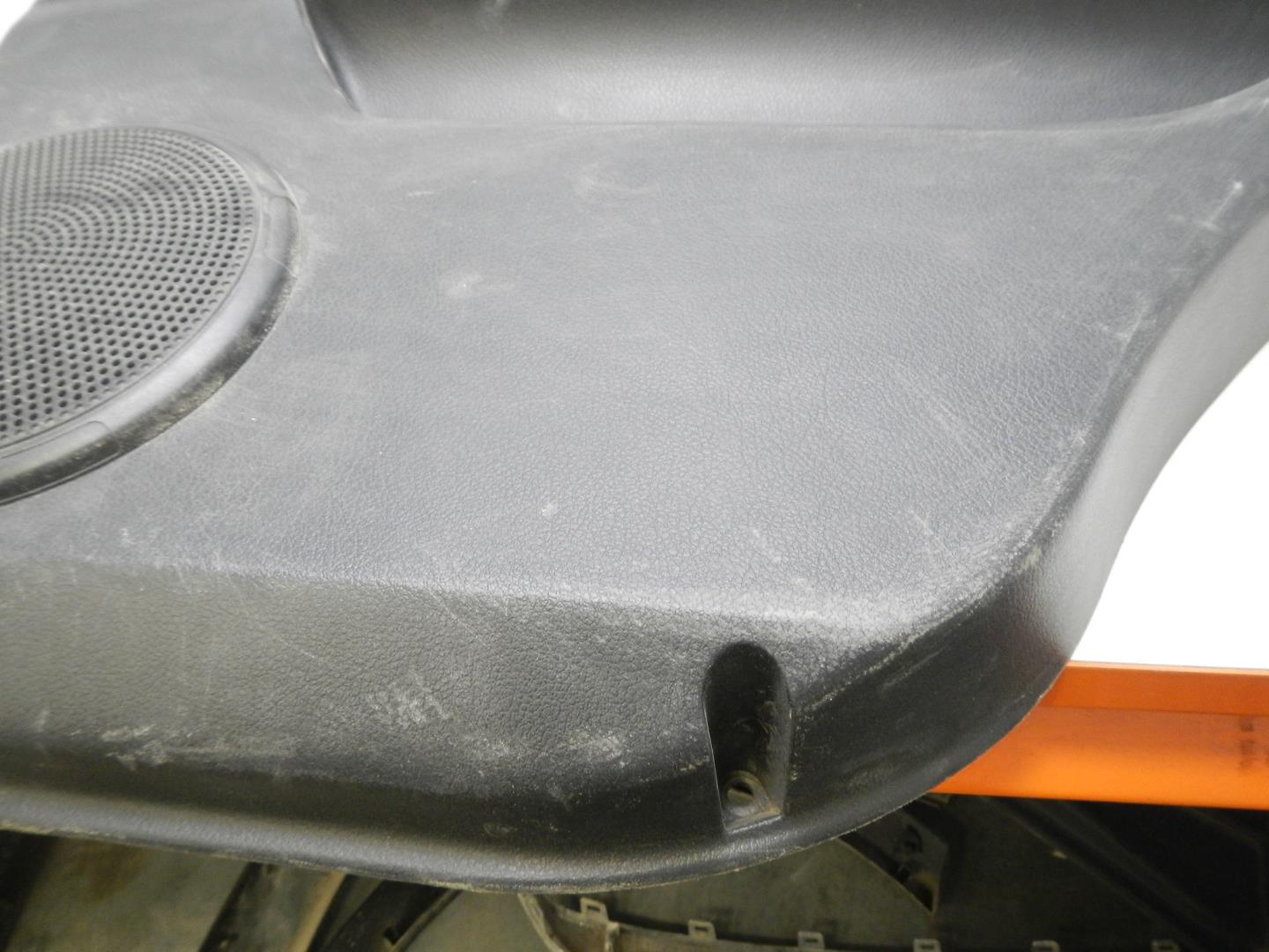 Обшивка двери задней правой