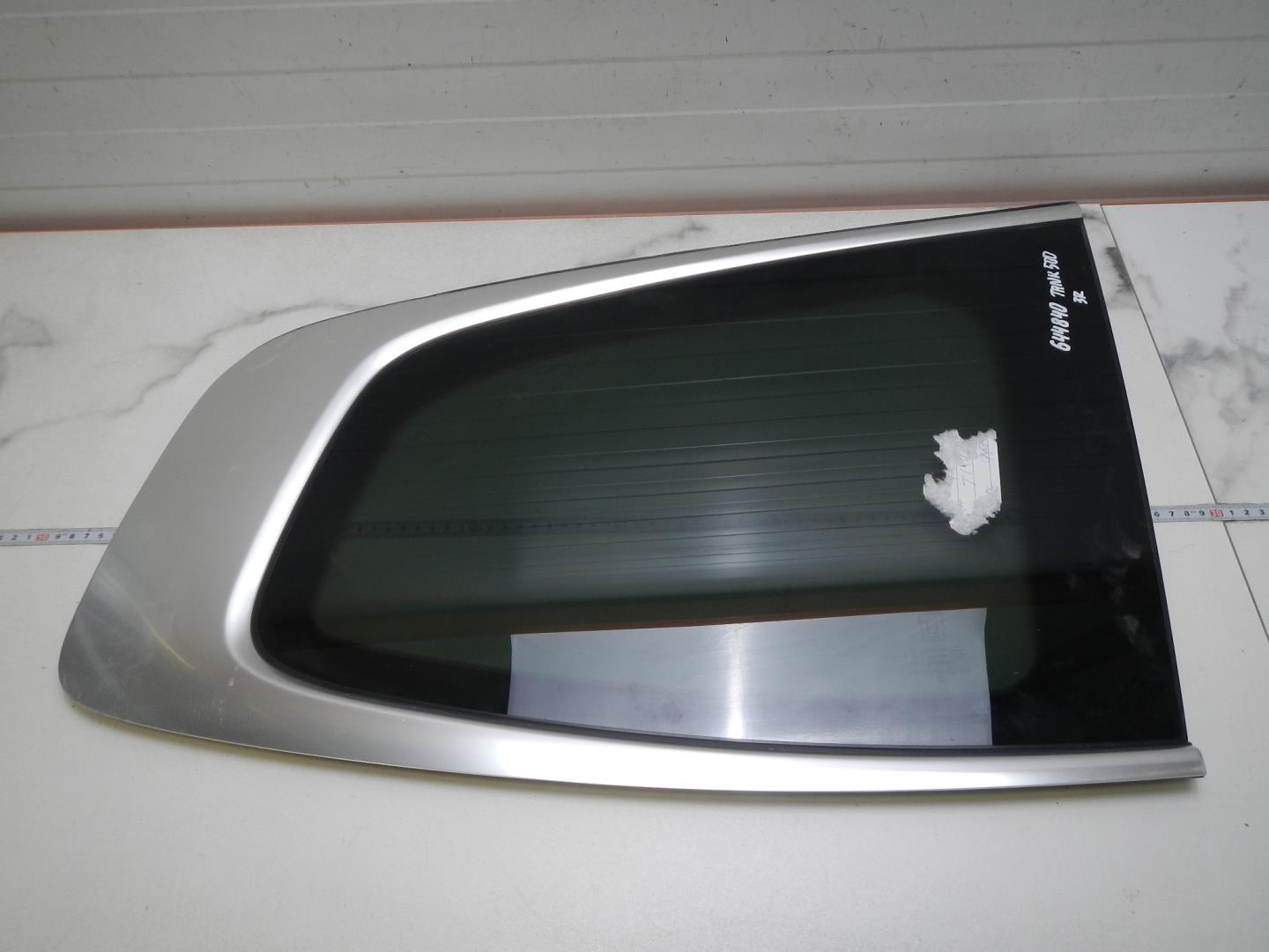 Стекло кузовное глухое правое