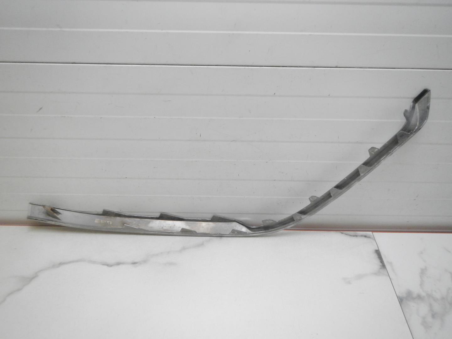 Молдинг заднего бампера