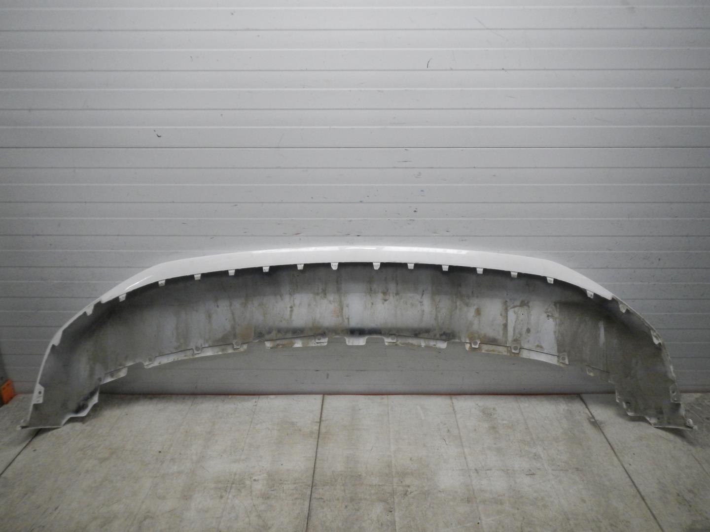 Накладка переднего бампера