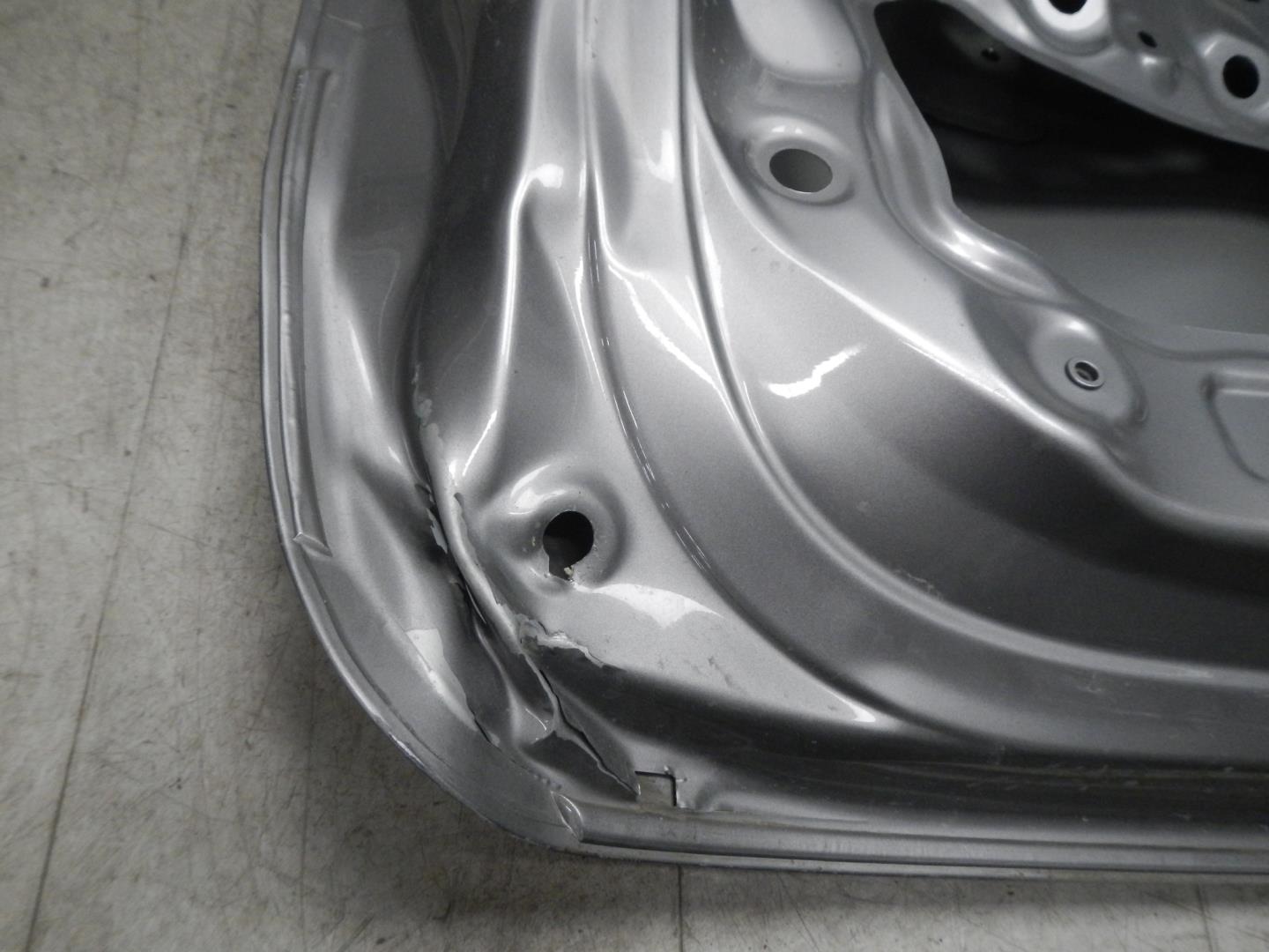 Дверь багажника