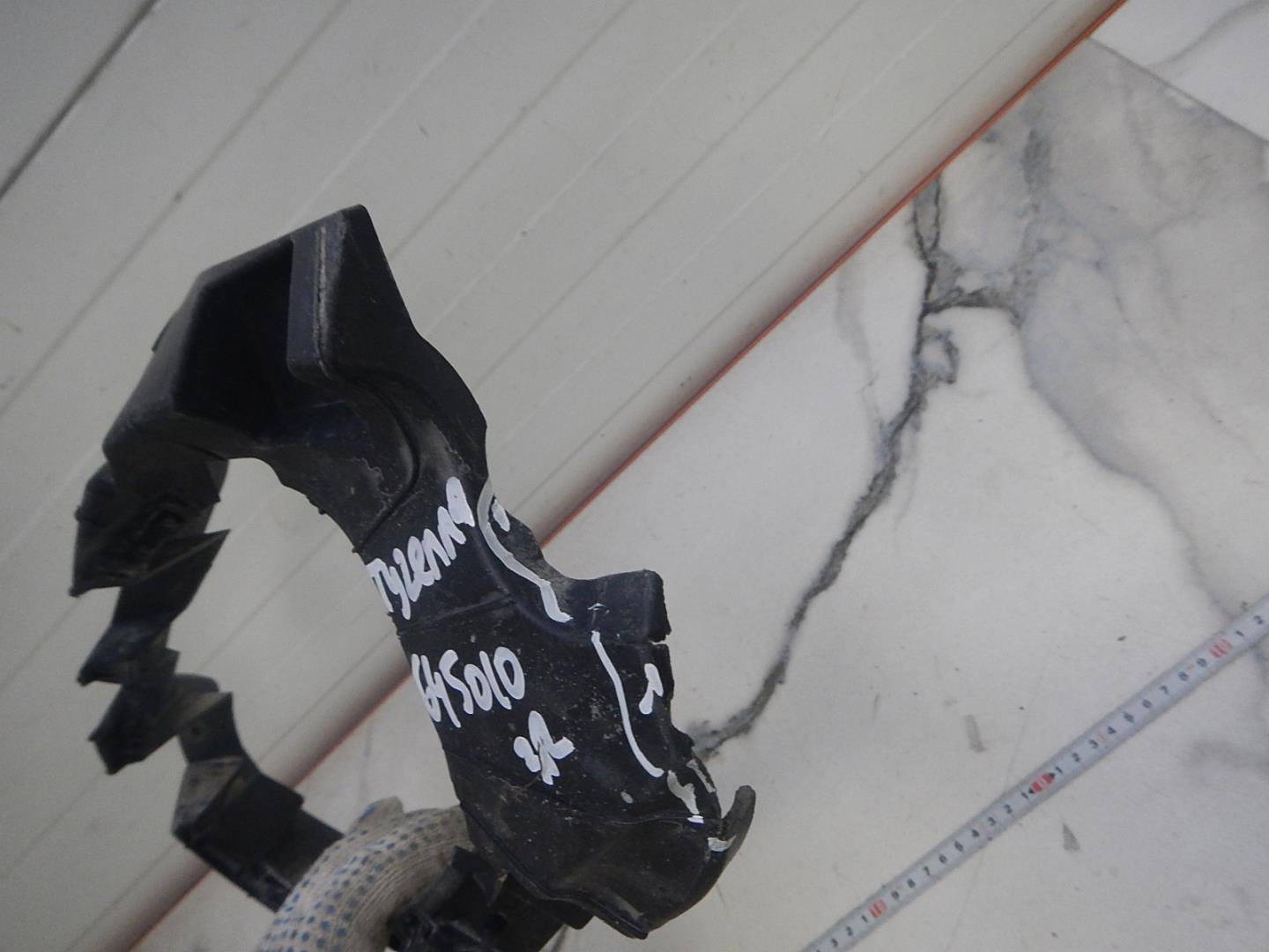 Кронштейн заднего бампера правый