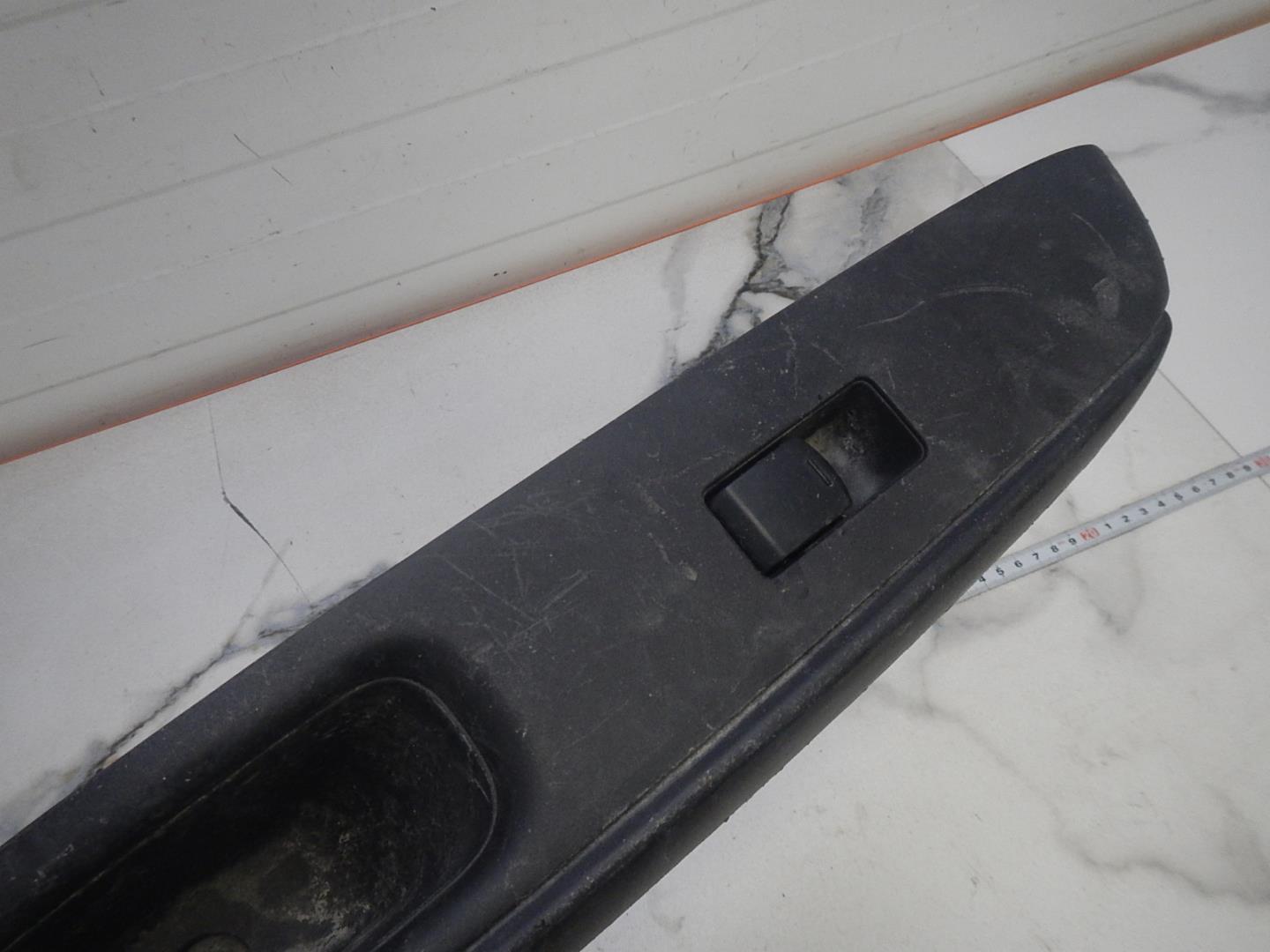 Кнопка стеклоподъемника