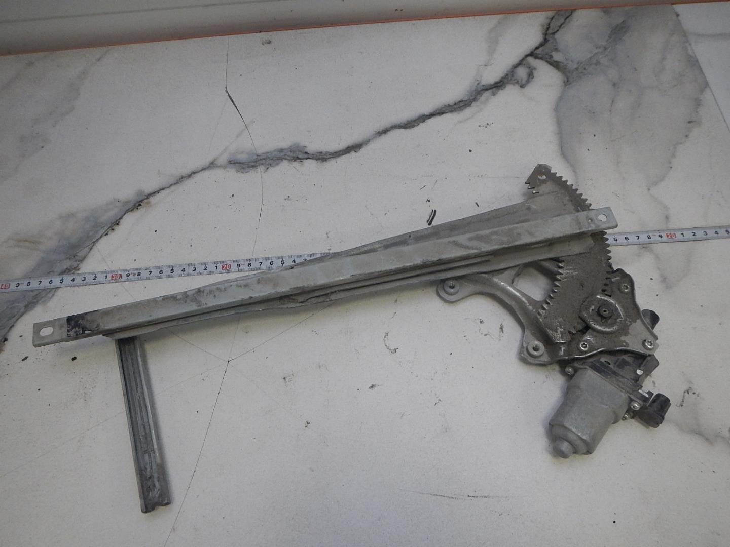 Стеклоподъемник электр. передний левый