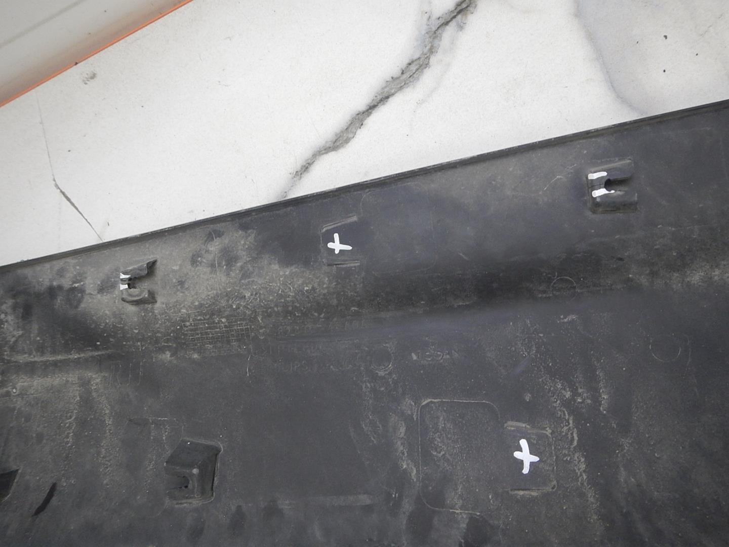 Молдинг задней правой двери