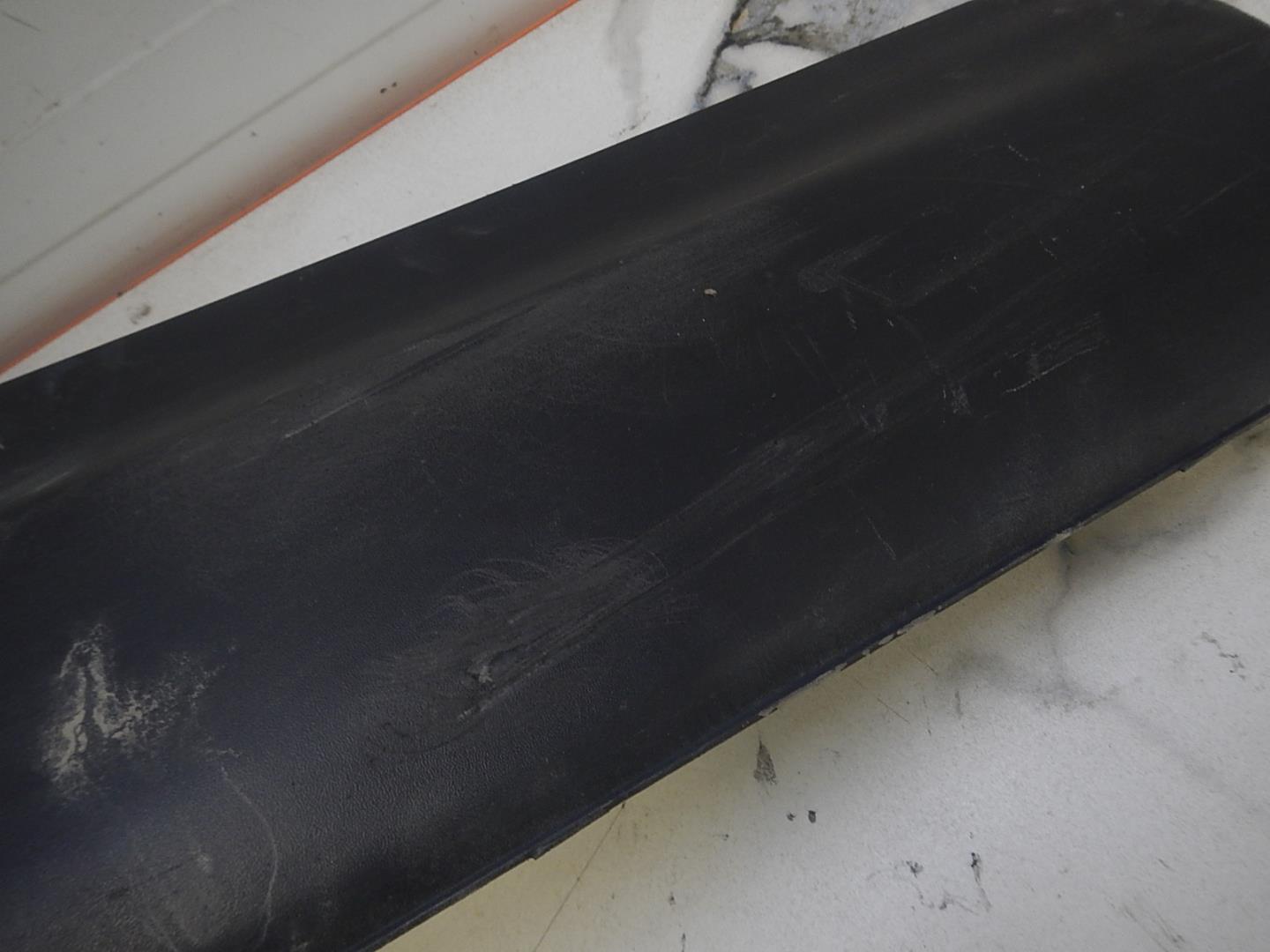 Молдинг задней правой двери