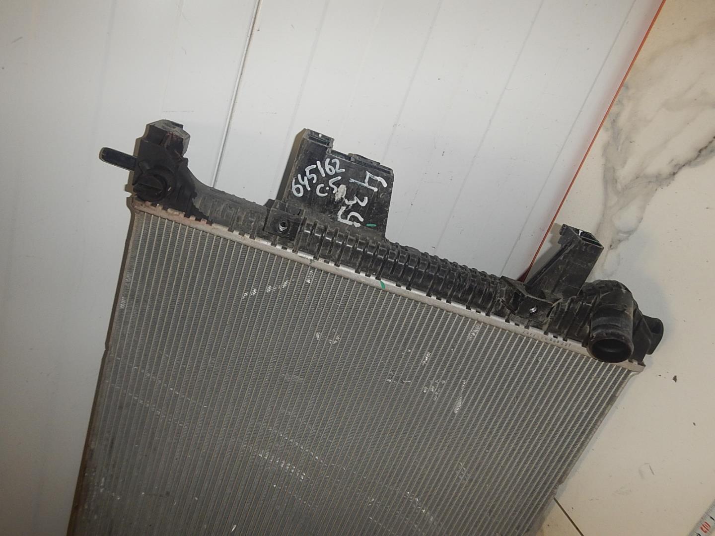 Радиатор охлаждения двигателя основной