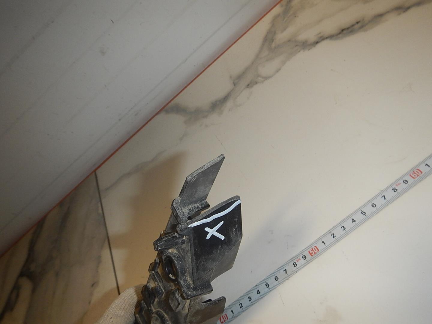 Кронштейн переднего бампера левый