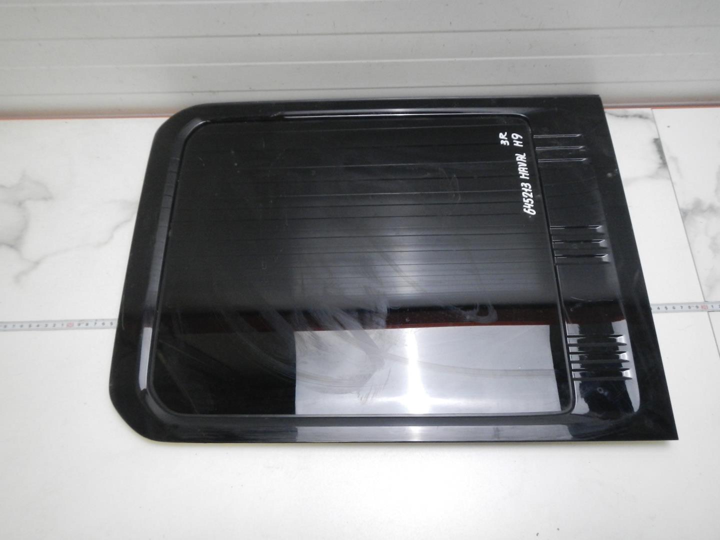 Стекло кузовное глухое правое