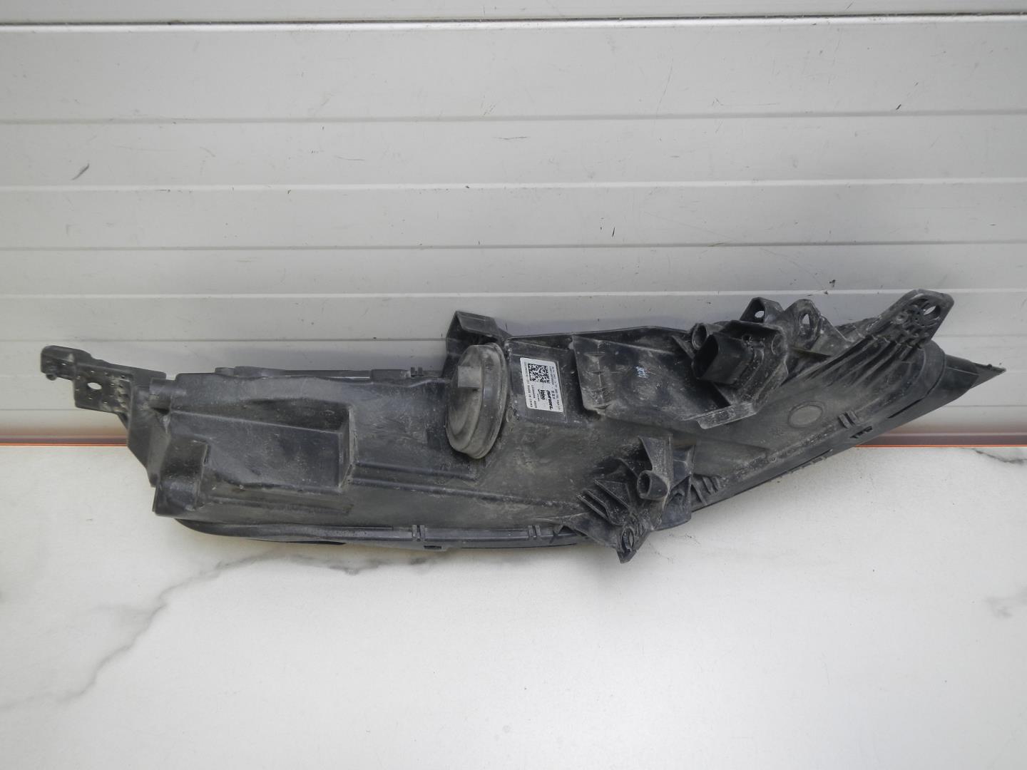 Фара дневного света левая (ходовые огни)