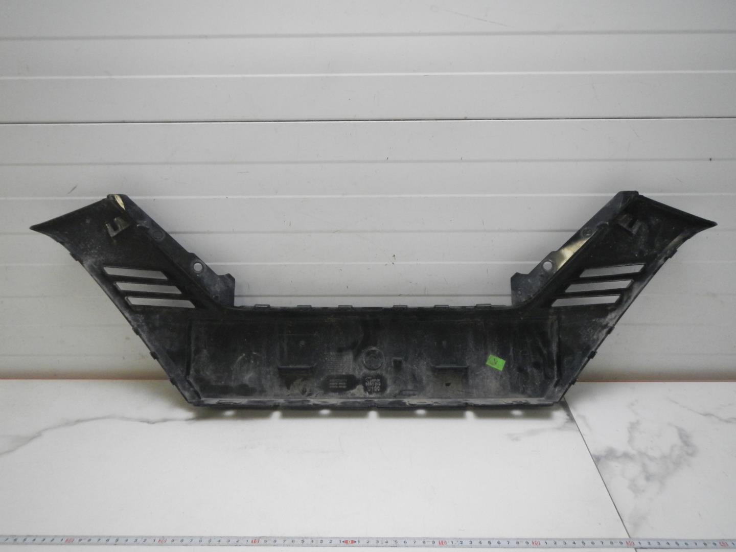 Накладка переднего бампера