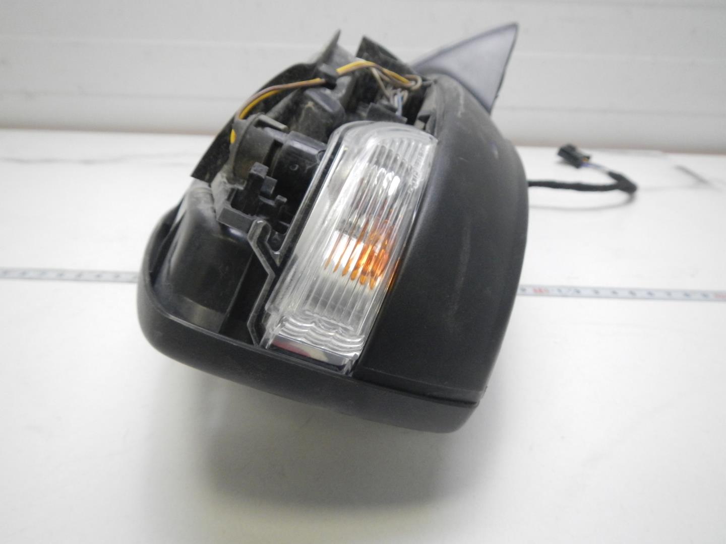 Зеркало правое электрическое