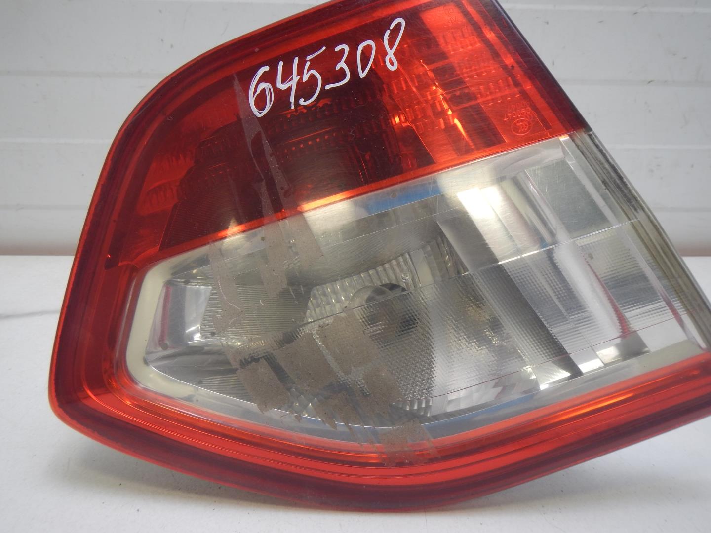 Фонарь задний внутренний левый