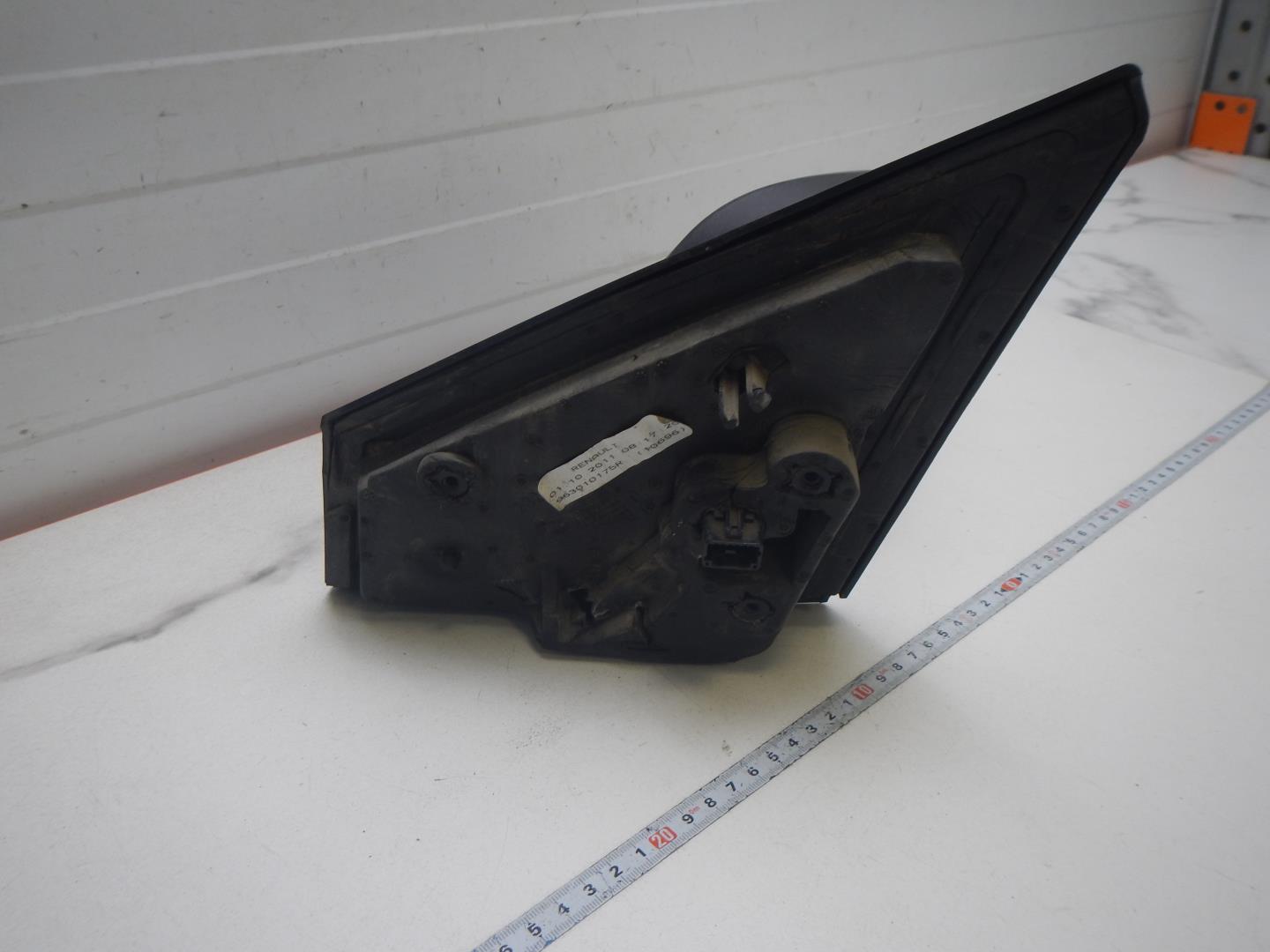 Зеркало правое электрическое