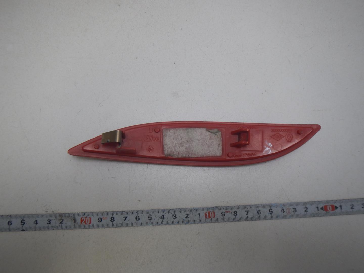 Отражатель в бампер задний правый