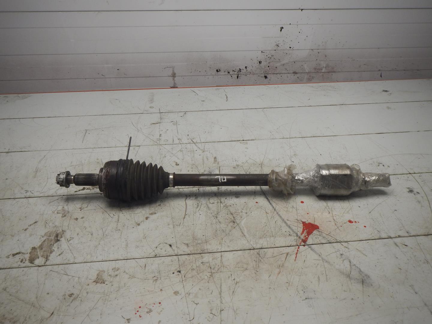 Полуось передняя левая