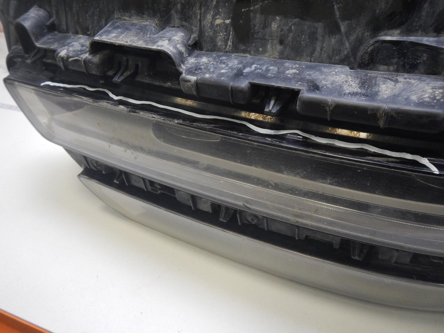 Фара правая