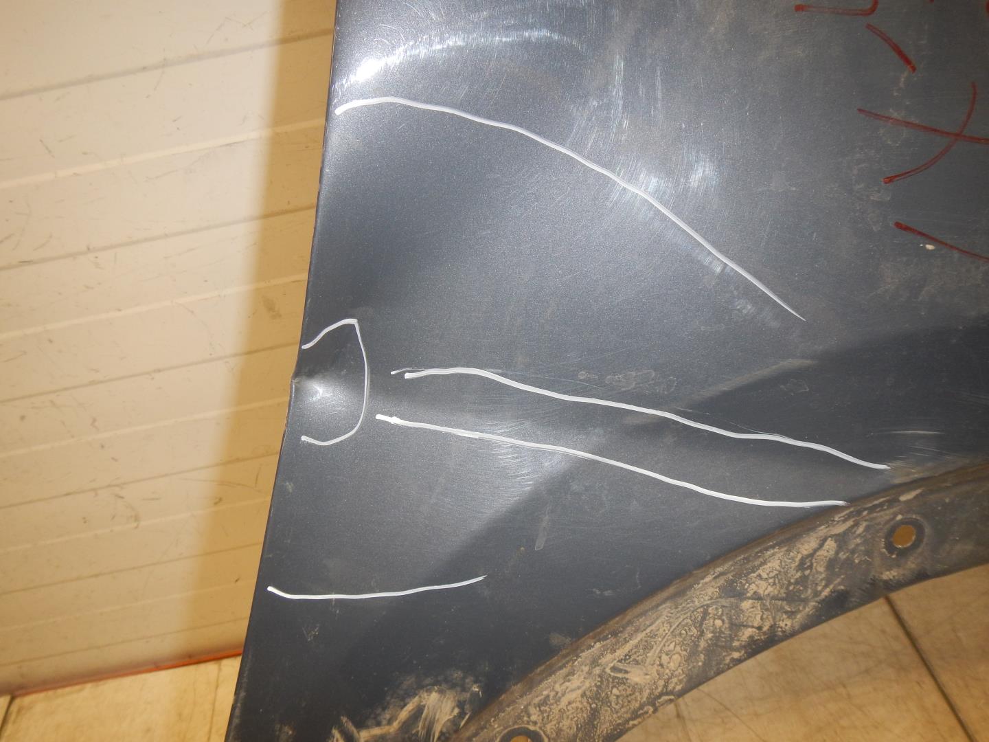 Крыло переднее правое