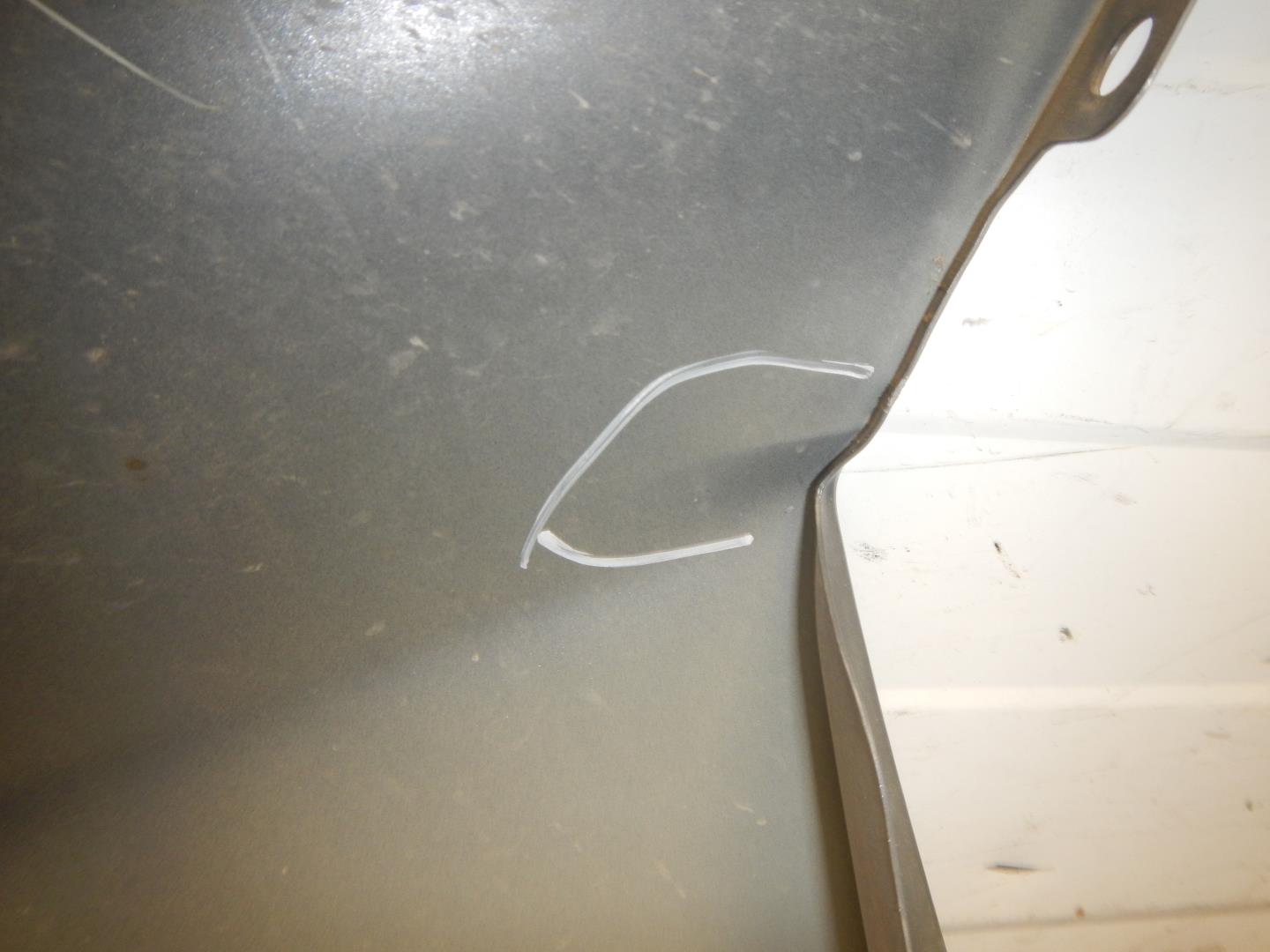 Крыло переднее правое