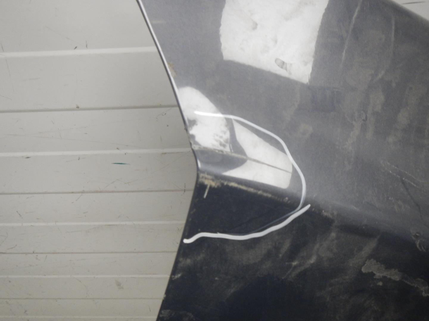 Крыло переднее правое