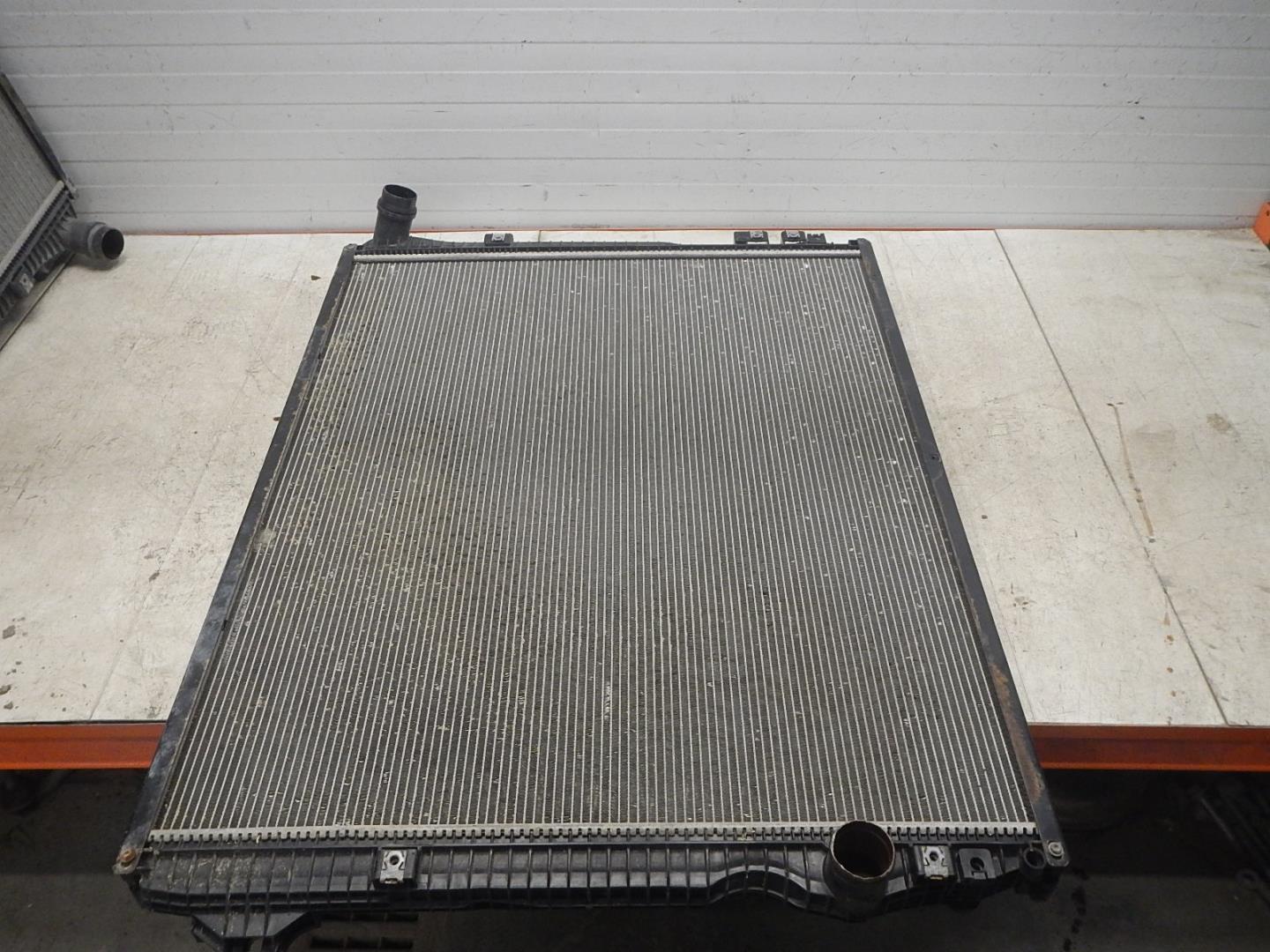 Радиатор охлаждения двигателя основной
