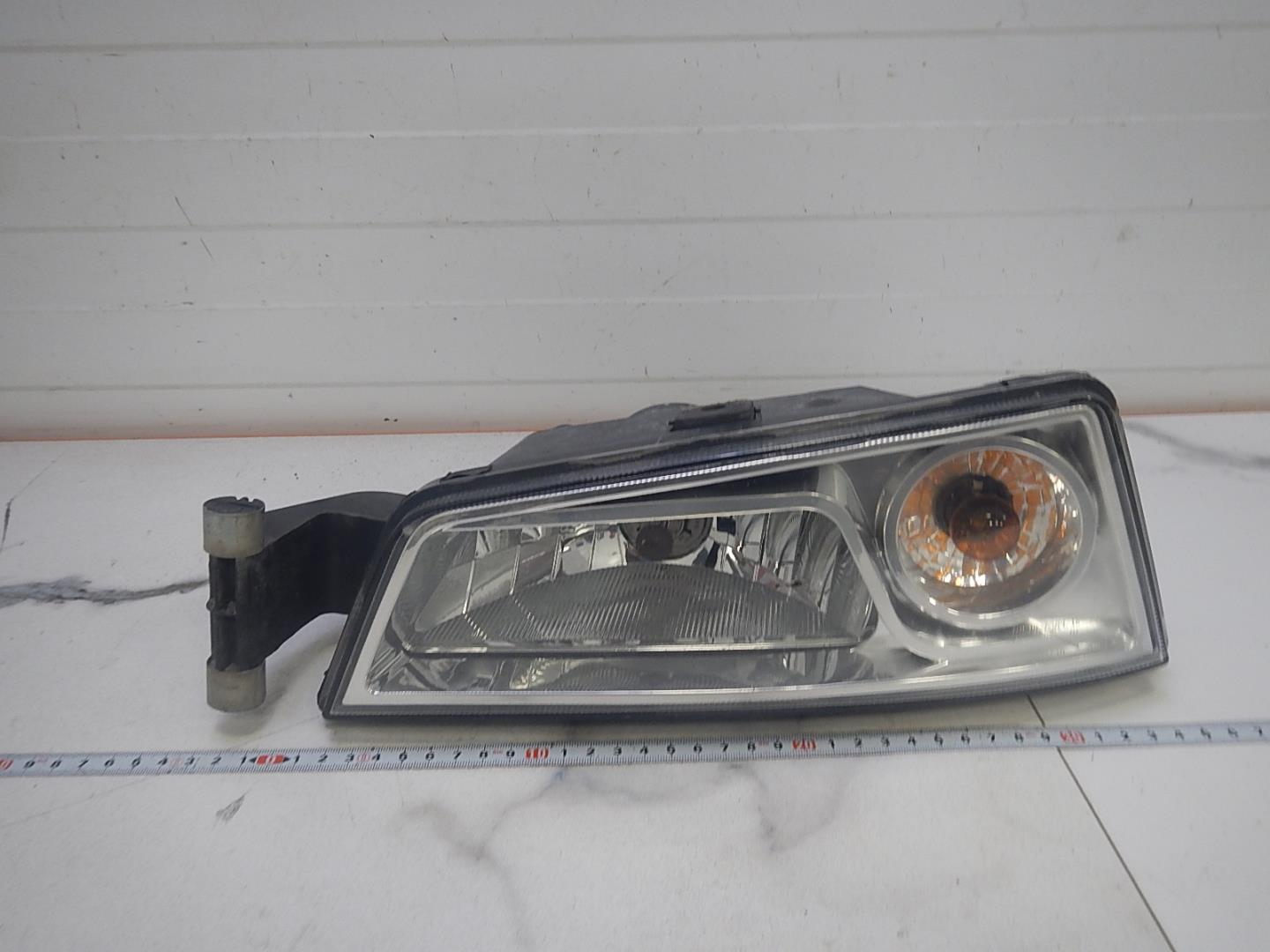 Фара противотуманная левая
