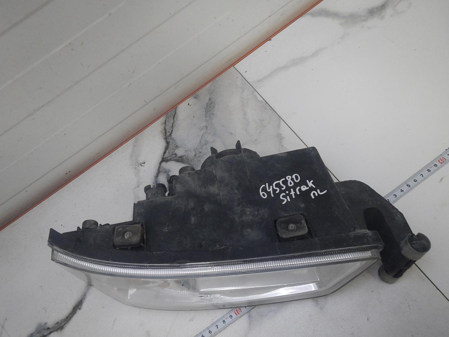 Фара противотуманная левая