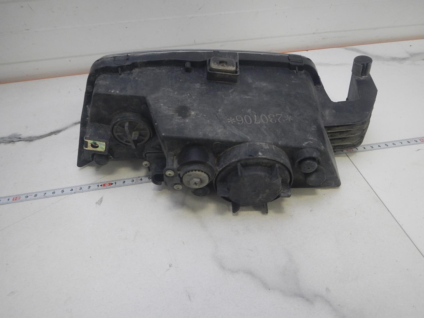 Фара противотуманная левая