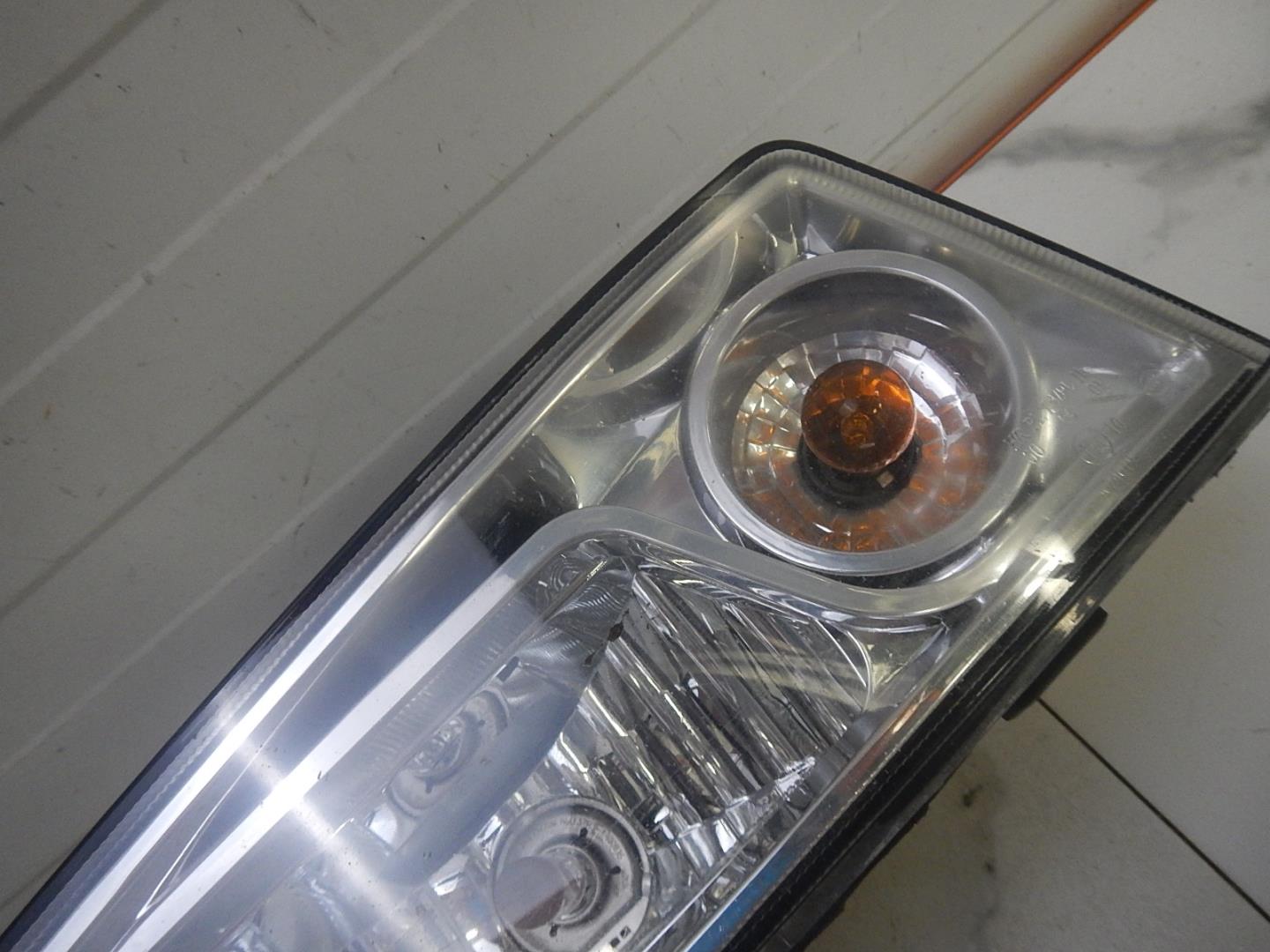 Фара противотуманная левая