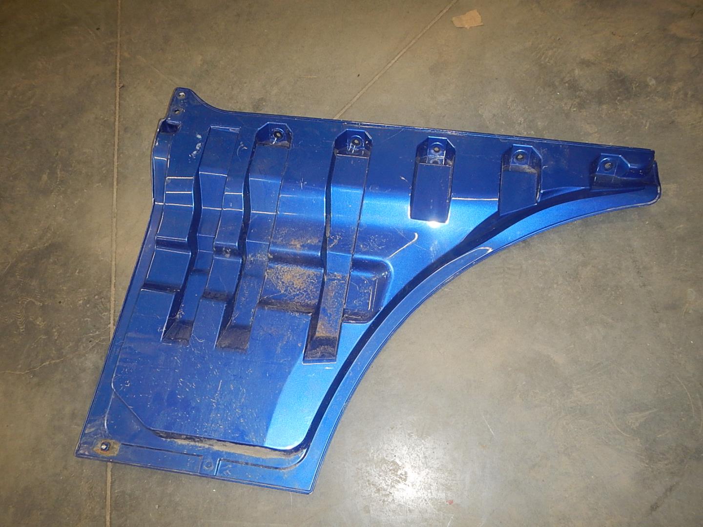 Накладка двери передней правой