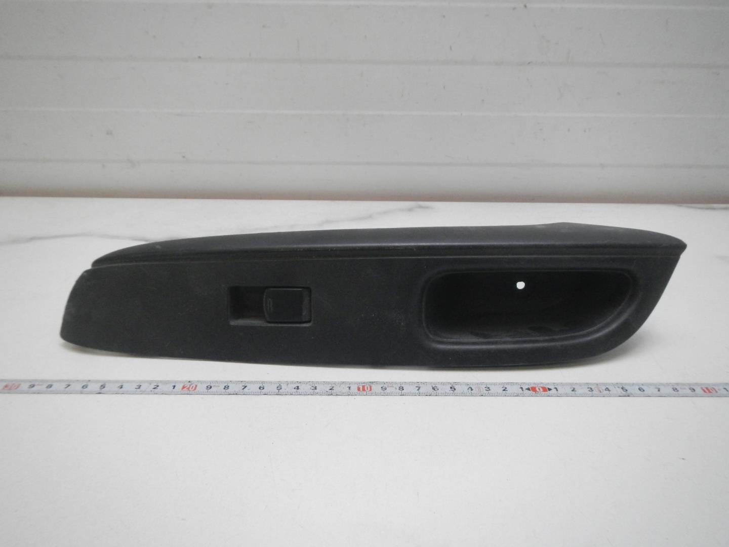 Кнопка стеклоподъемника