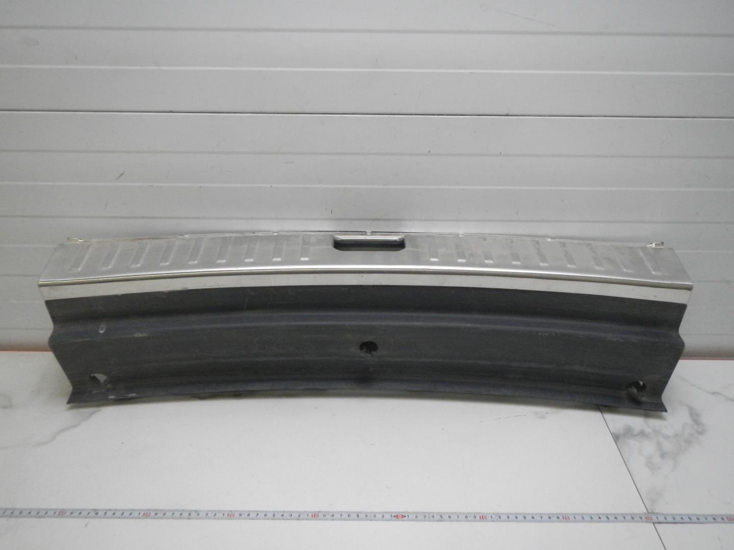 Обшивка багажника