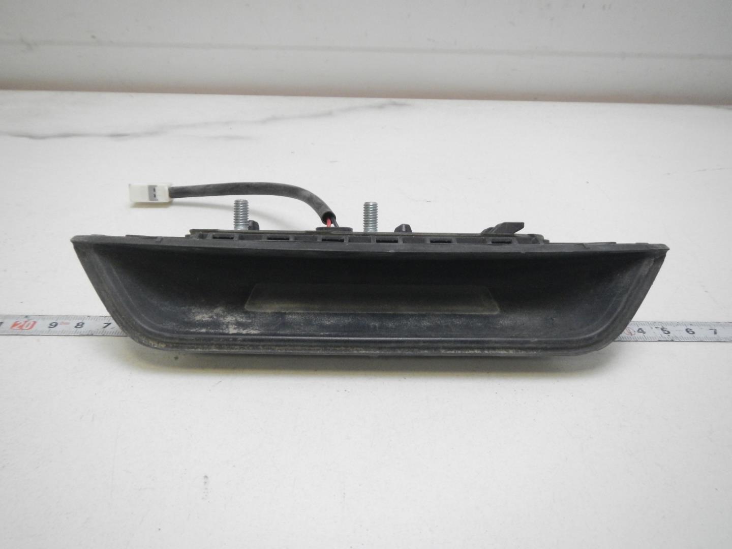 Кнопка открывания багажника