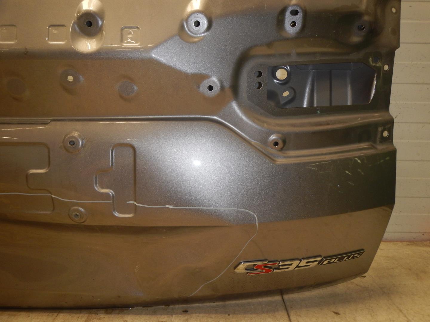 Дверь багажника